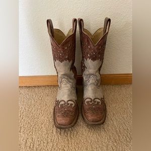 CORRAL COWGIRL BOOTS
